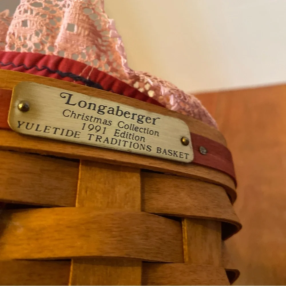 VTG Retired 1991 Christmas Collection Yuletide Traditions Longaberger Basket